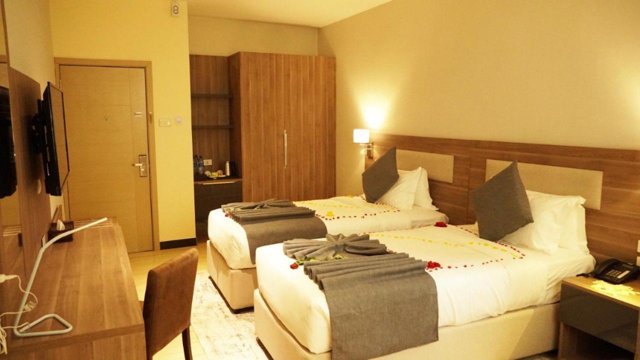 Triple E Hotel And Spa Addis Ababa Bagian luar foto