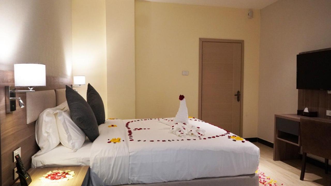 Triple E Hotel And Spa Addis Ababa Bagian luar foto